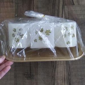 Windham Gardens Shamrock Candles (3) Set with Gold tray